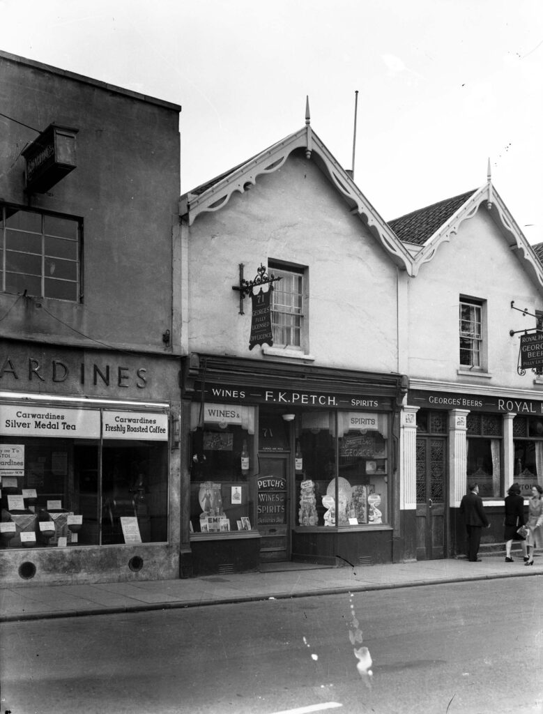 Carwardines: A glimpse of Carwardines. The off-licence next-door has since become part of the pub.